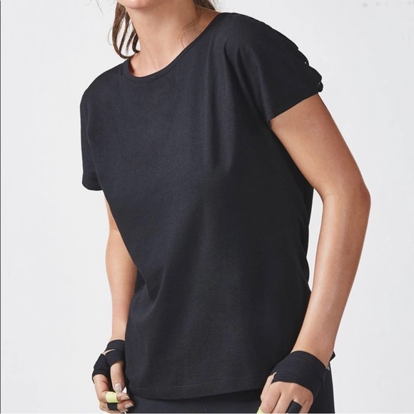 ❌SOLD❌NWOT Fabletics Jarvis Lace Back T Shirt - Picture 2 of 6